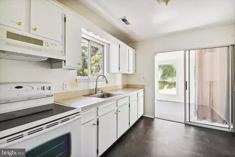 8174 Bodkin Ave, Pasadena, MD 21122 photo 26