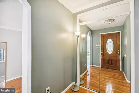 8174 Bodkin Ave, Pasadena, MD 21122 photo 3