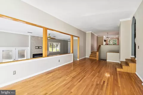 8174 Bodkin Ave, Pasadena, MD 21122 photo 10