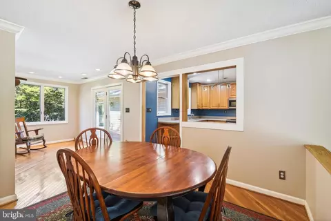 8174 Bodkin Ave, Pasadena, MD 21122 photo 6