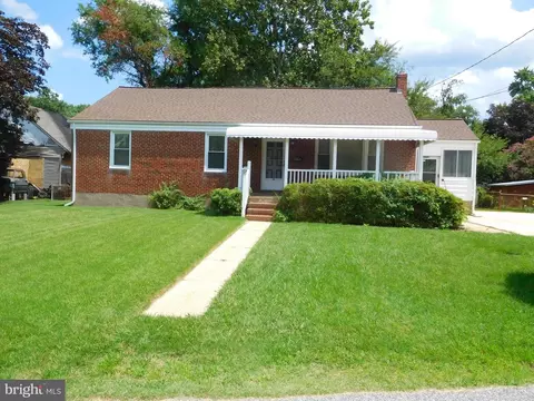 15 Melville Rd, Pasadena, MD 21122