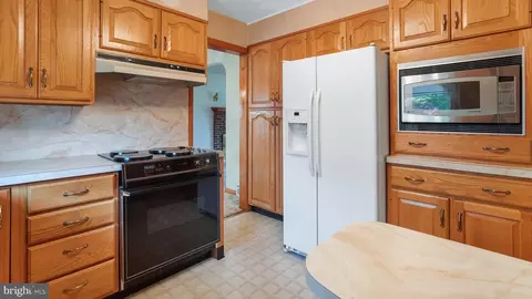 905 Hillcrest Rd, Hanover, MD 21076 photo 14