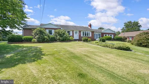 905 Hillcrest Rd, Hanover, MD 21076