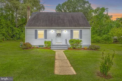 11 Luke Dr, Pasadena, MD 21122