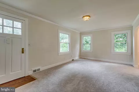 11 Luke Dr, Pasadena, MD 21122 photo 3