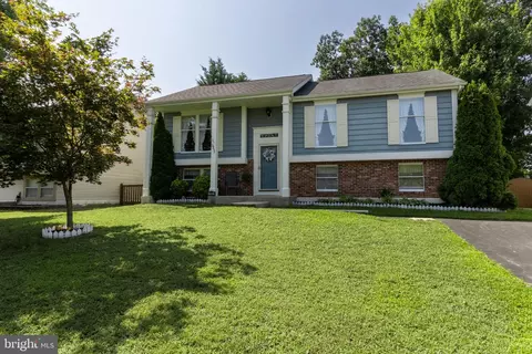 2952 Golden Fleece Dr, Pasadena, MD 21122