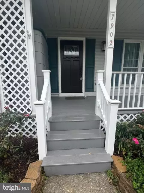 7902 Leeds Dr, Pasadena, MD 21122 photo 2