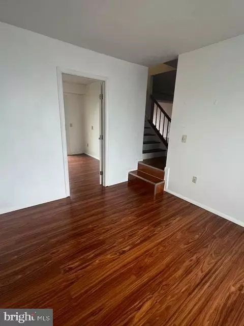 7902 Leeds Dr, Pasadena, MD 21122 photo 5