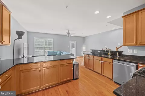 7907 Silver Oak Rd, Hanover, MD 21076 photo 4