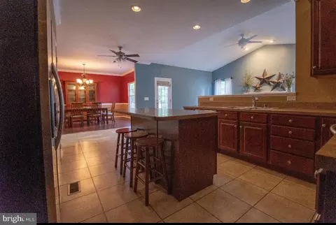 8118 A Elizabeth Rd, Pasadena, MD 21122 photo 9