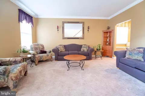 8118 A Elizabeth Rd, Pasadena, MD 21122 photo 2