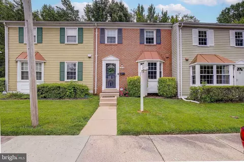 1818 Foxdale Ct, Crofton, MD 21114