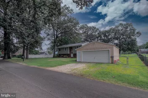 765 201st St, Pasadena, MD 21122 photo 2