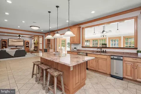 11 Walters Way, Pasadena, MD 21122 photo 6
