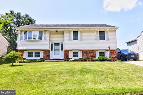 7516 Lemon Tree Ct, Hanover, MD 21076