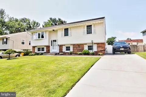 7516 Lemon Tree Ct, Hanover, MD 21076 photo 4