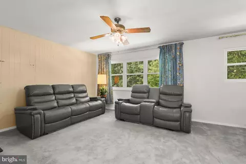 7884 W Riverside Dr, Pasadena, MD 21122 photo 5