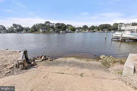 7884 W Riverside Dr, Pasadena, MD 21122 photo 31