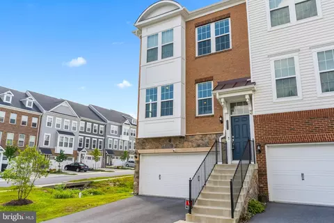 7706 Cresap Ln, Hanover, MD 21076 photo 3