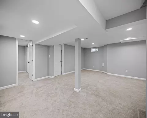 8464 Kenton Rd, Pasadena, MD 21122 photo 32