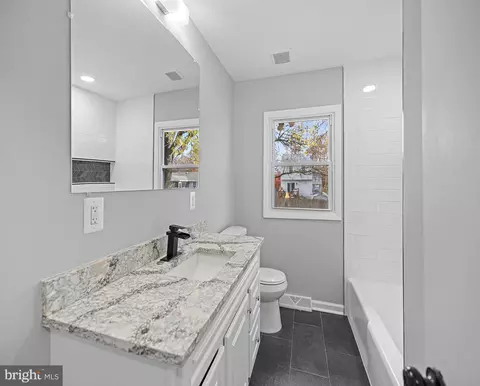 8464 Kenton Rd, Pasadena, MD 21122 photo 24