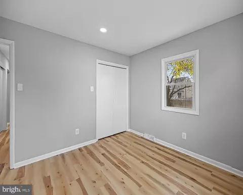 8464 Kenton Rd, Pasadena, MD 21122 photo 23