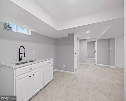 8464 Kenton Rd, Pasadena, MD 21122 photo 31