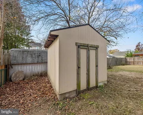 8464 Kenton Rd, Pasadena, MD 21122 photo 45