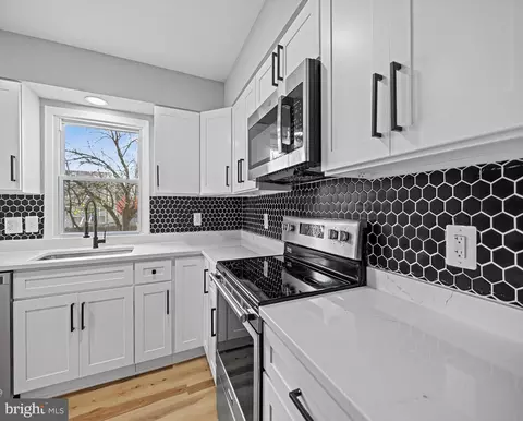 8464 Kenton Rd, Pasadena, MD 21122 photo 13