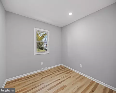 8464 Kenton Rd, Pasadena, MD 21122 photo 26