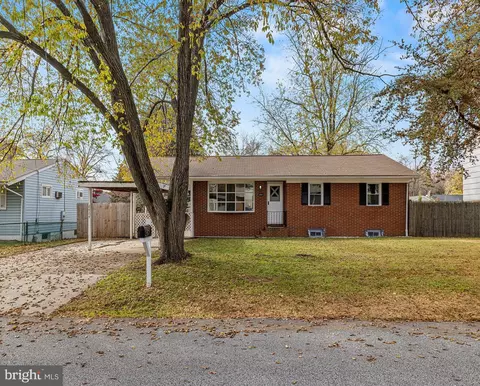 8464 Kenton Rd, Pasadena, MD 21122 photo 2