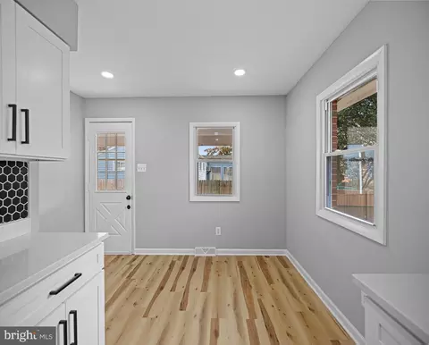 8464 Kenton Rd, Pasadena, MD 21122 photo 20