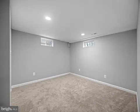 8464 Kenton Rd, Pasadena, MD 21122 photo 35