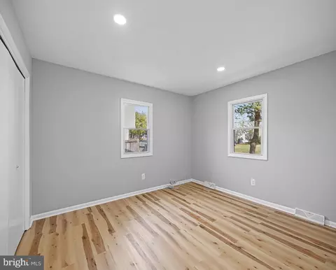 8464 Kenton Rd, Pasadena, MD 21122 photo 28