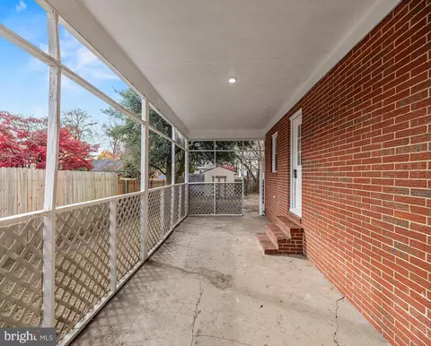 8464 Kenton Rd, Pasadena, MD 21122 photo 6