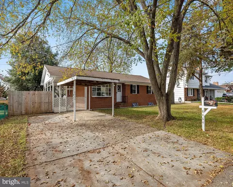 8464 Kenton Rd, Pasadena, MD 21122 photo 5