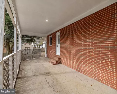 8464 Kenton Rd, Pasadena, MD 21122 photo 7