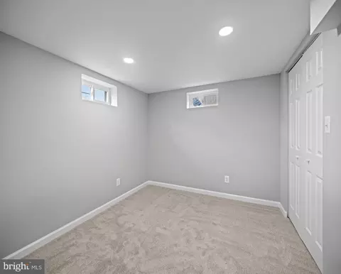 8464 Kenton Rd, Pasadena, MD 21122 photo 37