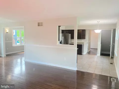 8207 Wapati Ct, Pasadena, MD 21122 photo 10