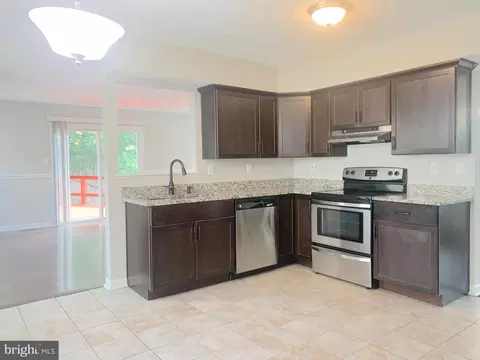 8207 Wapati Ct, Pasadena, MD 21122 photo 12