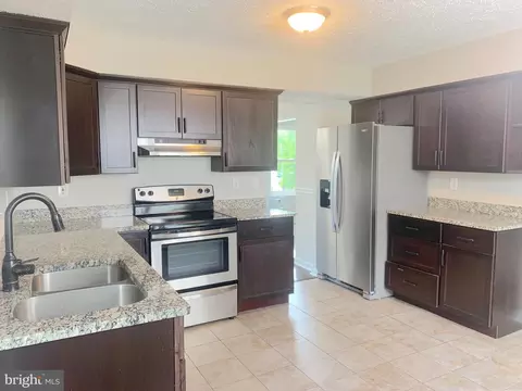 8207 Wapati Ct, Pasadena, MD 21122 photo 3
