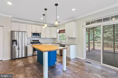 7714 Rotherham Dr, Hanover, MD 21076 photo 4