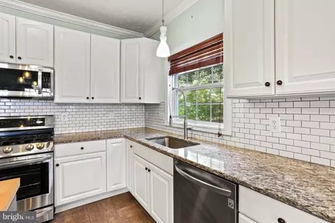 7714 Rotherham Dr, Hanover, MD 21076 photo 5