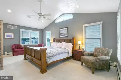 8146 Forest Glen Dr, Pasadena, MD 21122 photo 25