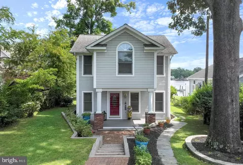 8146 Forest Glen Dr, Pasadena, MD 21122 photo 3