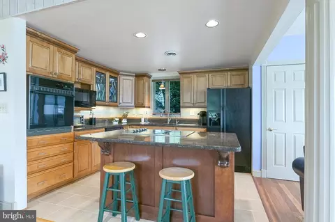8146 Forest Glen Dr, Pasadena, MD 21122 photo 20