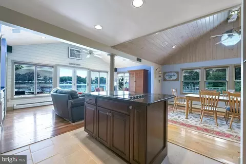 8146 Forest Glen Dr, Pasadena, MD 21122 photo 19