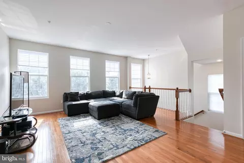 8449 Winding Trl, Laurel, MD 20724 photo 3