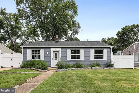 1722 Saunders Way, Glen Burnie, MD 21061