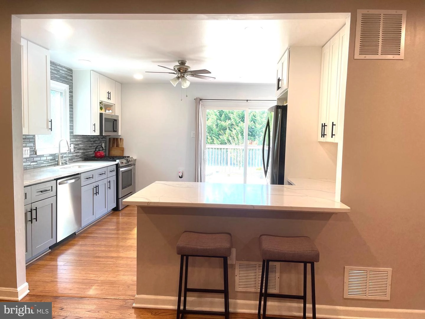 19 Kellington Dr, Pasadena, MD 21122 photo 2